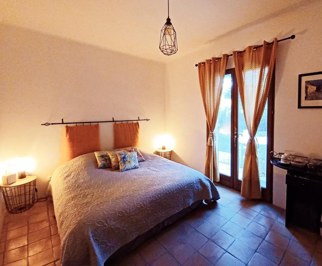 Suite Avec Jardin Entre Aix En Provence, Luberon Et Verdon Peyrolles-en-Provence Exterior foto